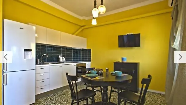Cosy Colorful House With Private Parking Kavala