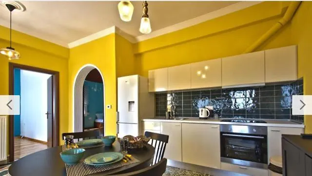Cosy Colorful House With Private Parking Kavala
